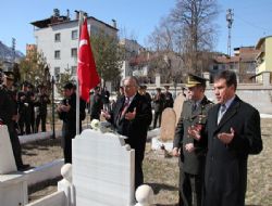 Yürekler şehitler için birleşti